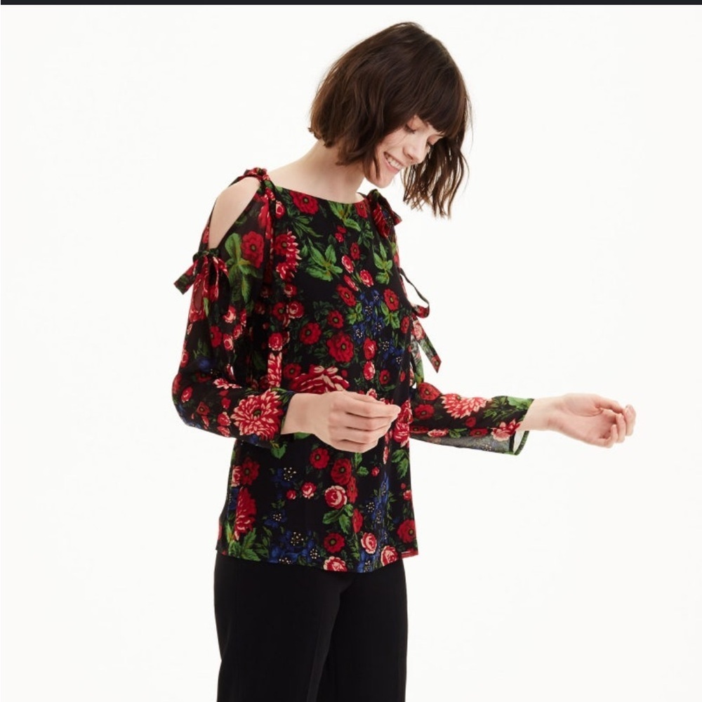 Carmen Marc Valvo Cold Shoulder Shirt Size Small